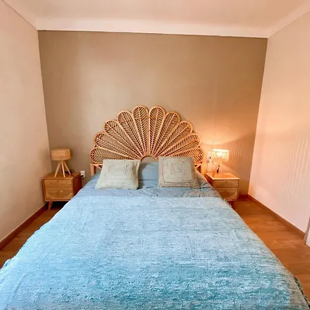 Maison 2 A La Avec Jardin Holiday home *