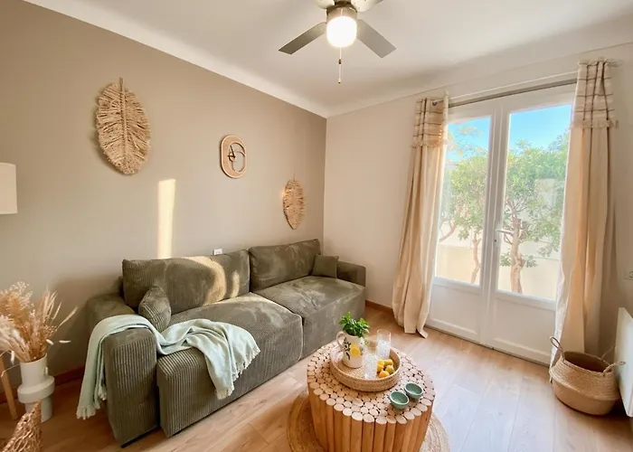 Semesterbostad Maison 2 A La Avec Jardin Canet-en-Roussillon